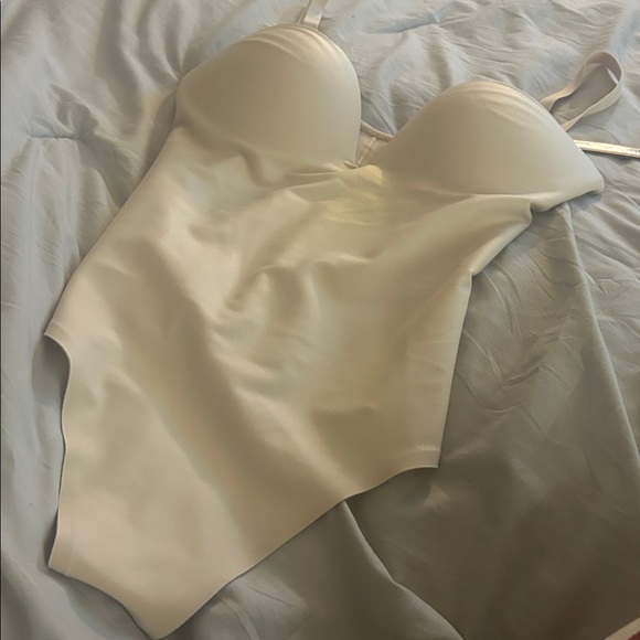 SKIMS Body Super Push-Up Thong Bodysuit NWT - Picture 5 of 12